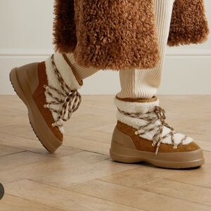 MoonBoot Luna water resistant shearling boot. NWT